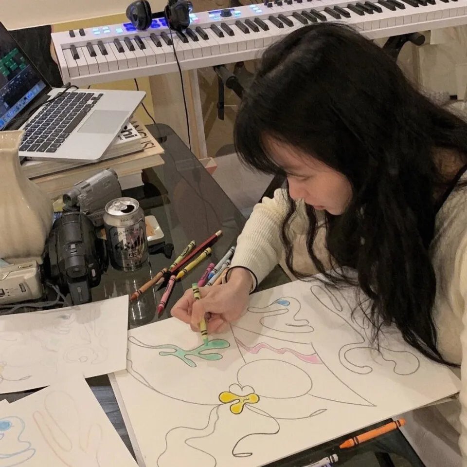 跟老板相亲后每天都在社死