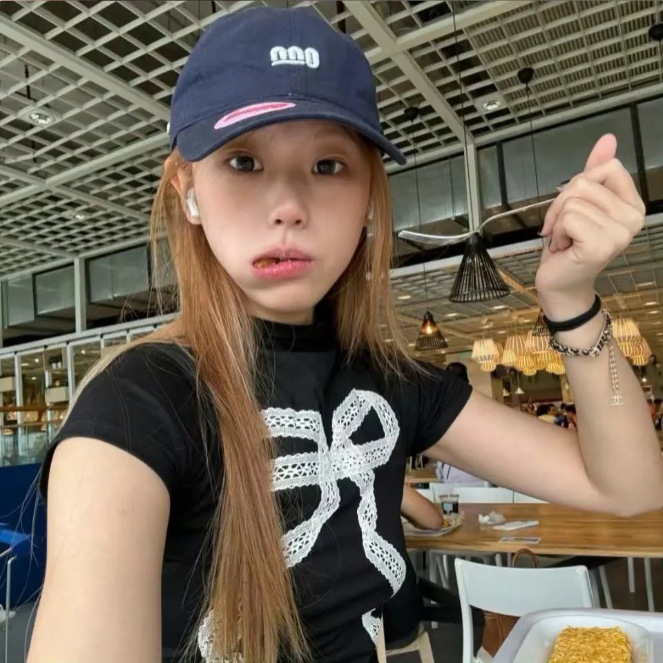 楼下的女人和楼上的男人